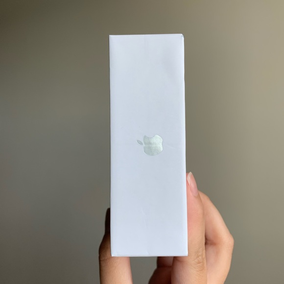 AirPods with wireless charger - Picture 2 of 9